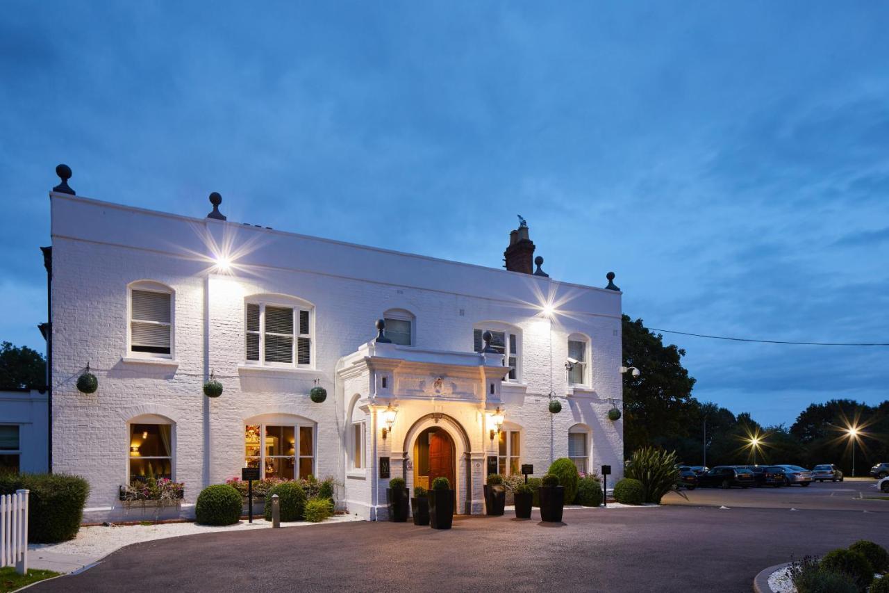 Worldhotels Distinctive Woughton House Hotel Milton Keynes Ngoại thất bức ảnh