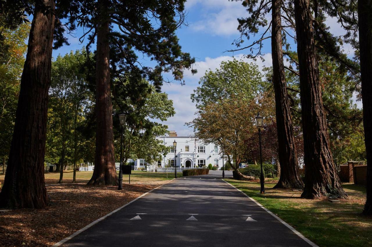 Worldhotels Distinctive Woughton House Hotel Milton Keynes Ngoại thất bức ảnh