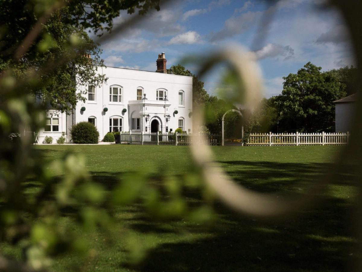 Worldhotels Distinctive Woughton House Hotel Milton Keynes Ngoại thất bức ảnh