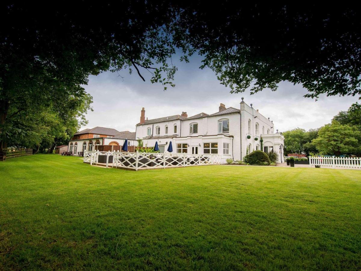 Worldhotels Distinctive Woughton House Hotel Milton Keynes Ngoại thất bức ảnh
